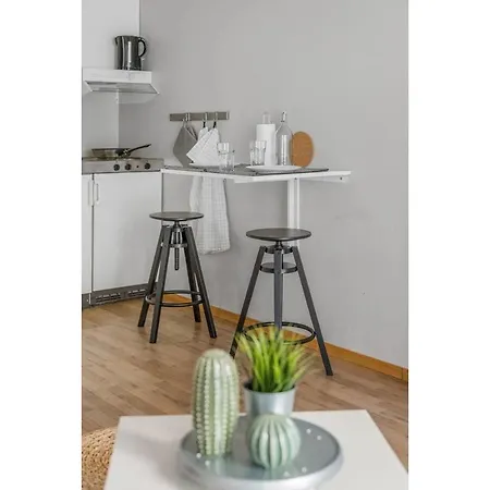 Affordable Studio In Vibrant Central Location. Sg2 Διαμέρισμα *